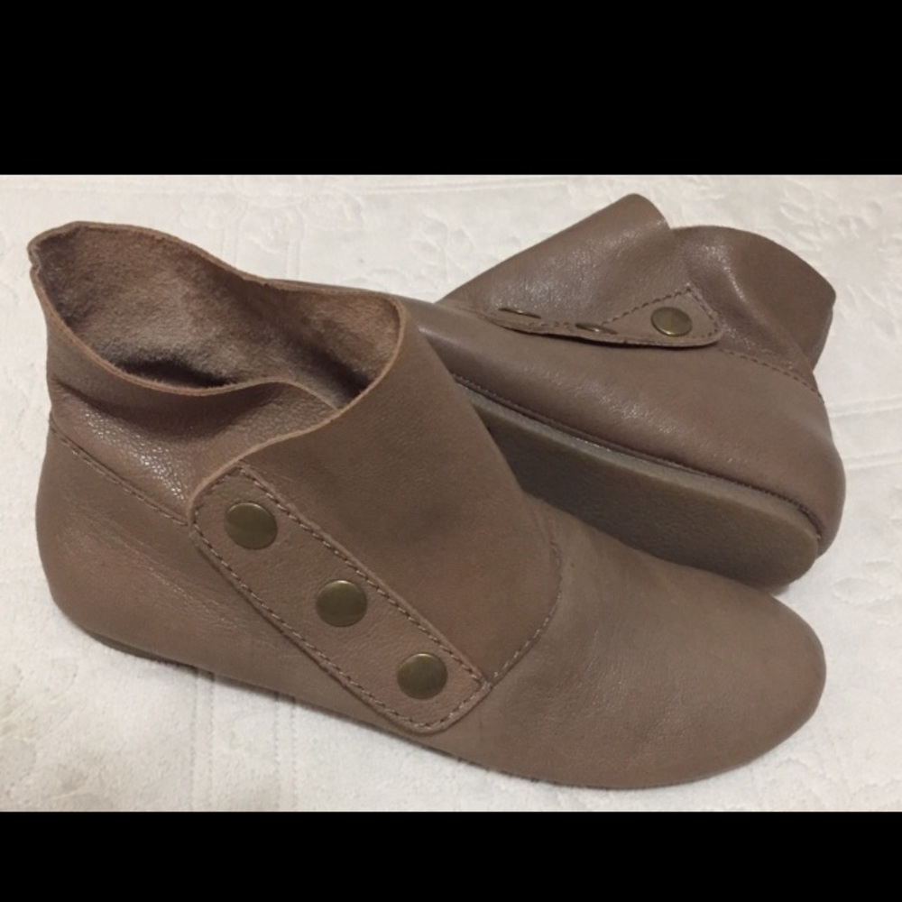 Nine West Ankle Boots 7.5